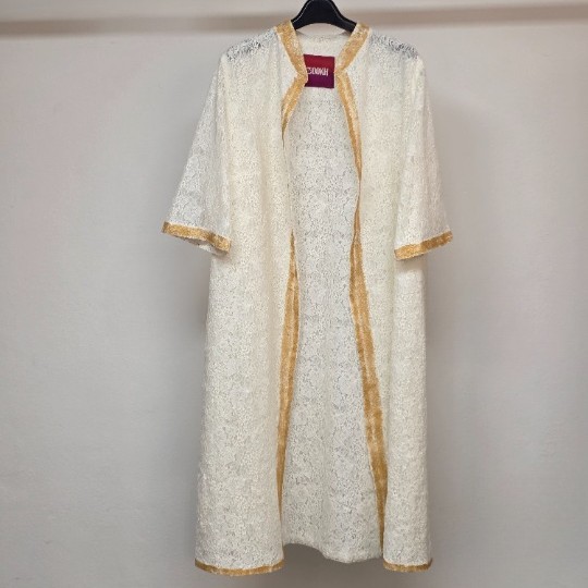 Ivory & Gold Dentelle